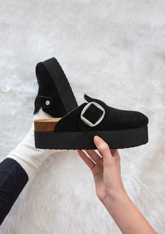 CLEO SLIP ON PLATFORM CLOG