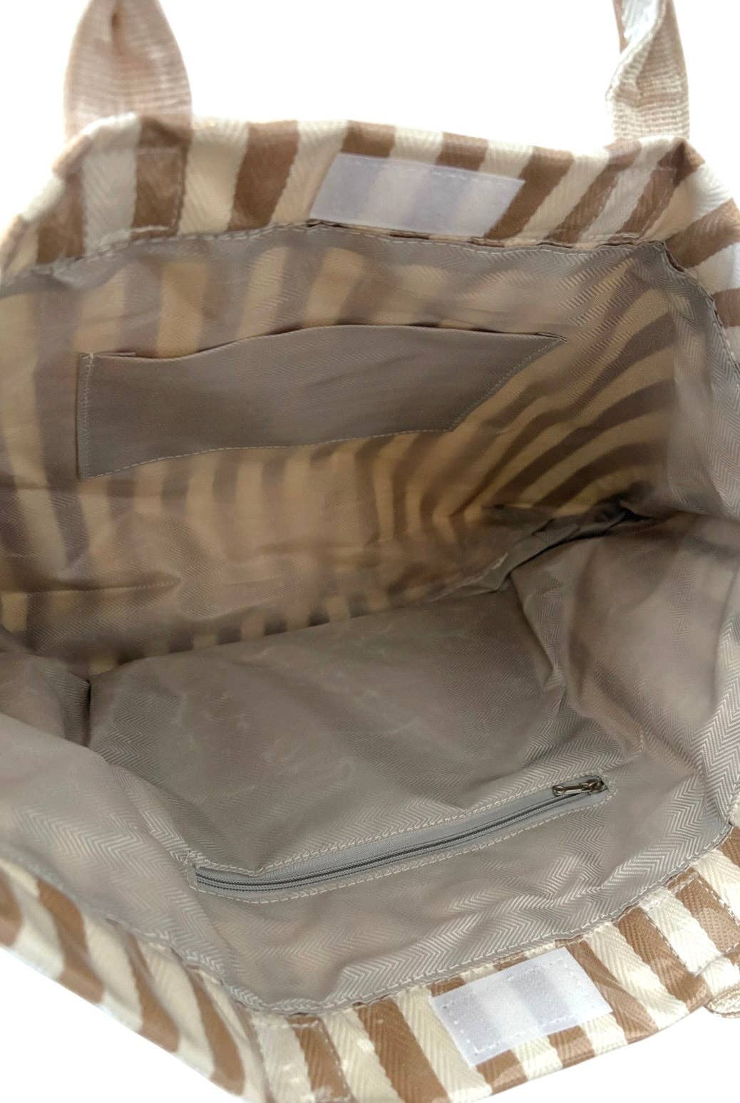 On The Move TOTE BAG