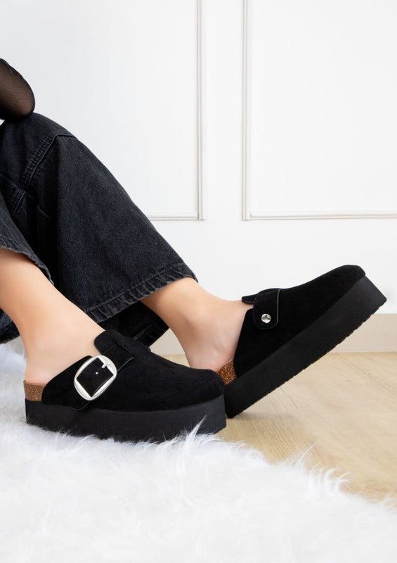 CLEO SLIP ON PLATFORM CLOG