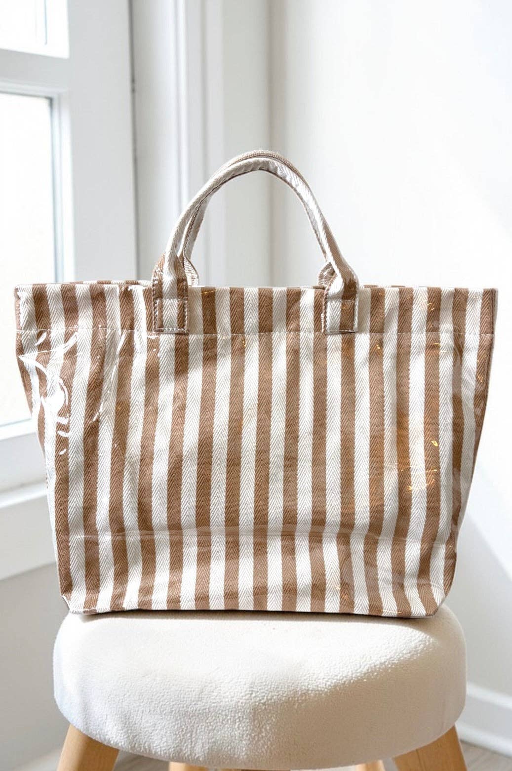 On The Move TOTE BAG